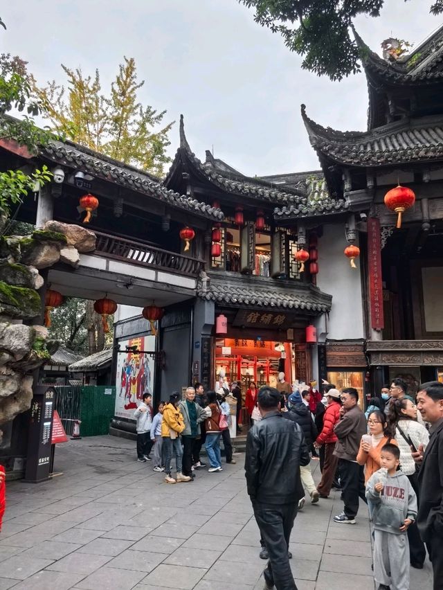 Чэнду: Город, где история дышит в каждом уголке Чэнду: Город, где история дышит в каждом уголке