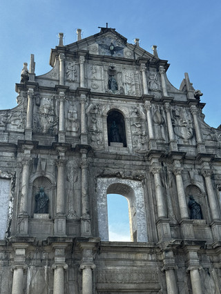 澳門老城中心🏛️大三巴牌坊。