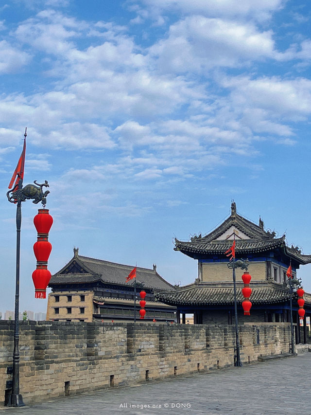 When visiting Xi'an, one must surely make a trip to the Xi'an City Wall, right? When visiting Xi'an, one must surely make a trip to the Xi'an City Wall, right?