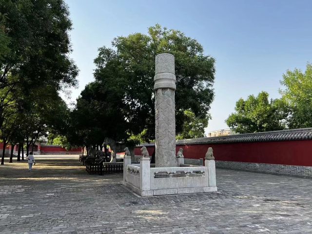 袁林，全名袁公林，中華民國首任正式大總統袁世凱墓地
