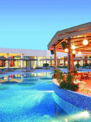 🌟 Sharm El Sheikh Stays: Luxe & Leisure 🌊