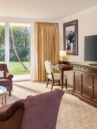 🌟 Doral's Deluxe Golf Getaway 🏌️‍♂️✨