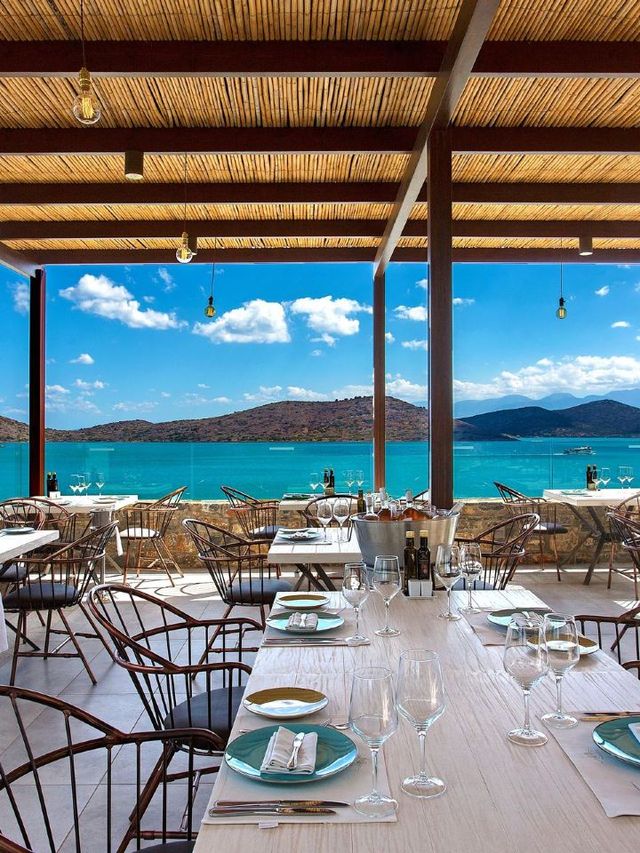 🏖️ Elounda's Enchanting Seaside Stay 🌟