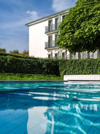🌟 Bremen's Finest: Luxe Parkhotel Stay 🌳✨
