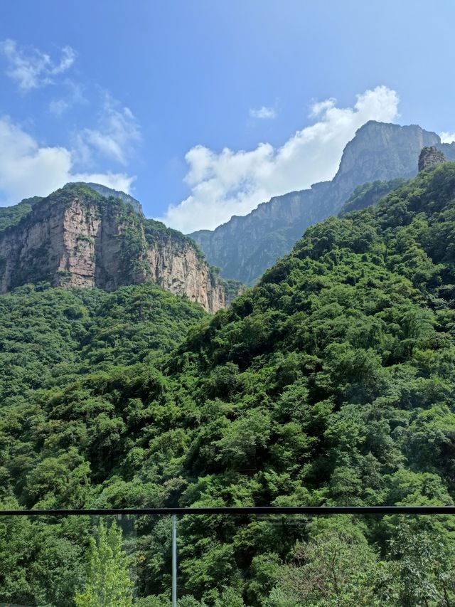 在八里溝：見山，見瀑，歸自然！