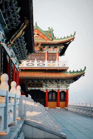 Храм Янцзян Фэйлун | Духовное святилище между горами и морем.