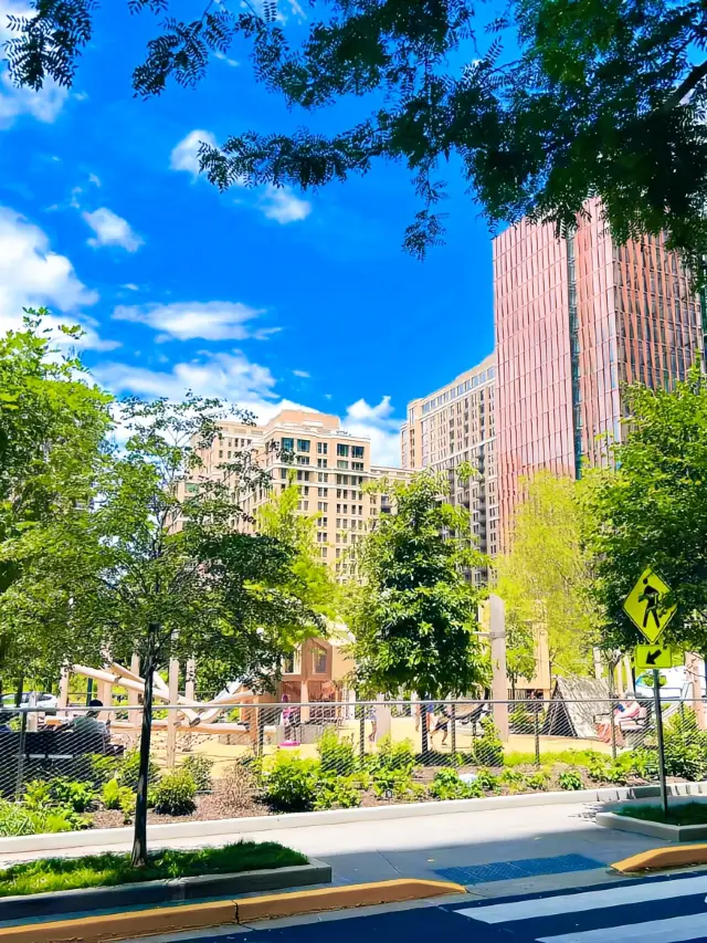 Detroit Institute of Arts: Touch the cultural charm of Detroit.