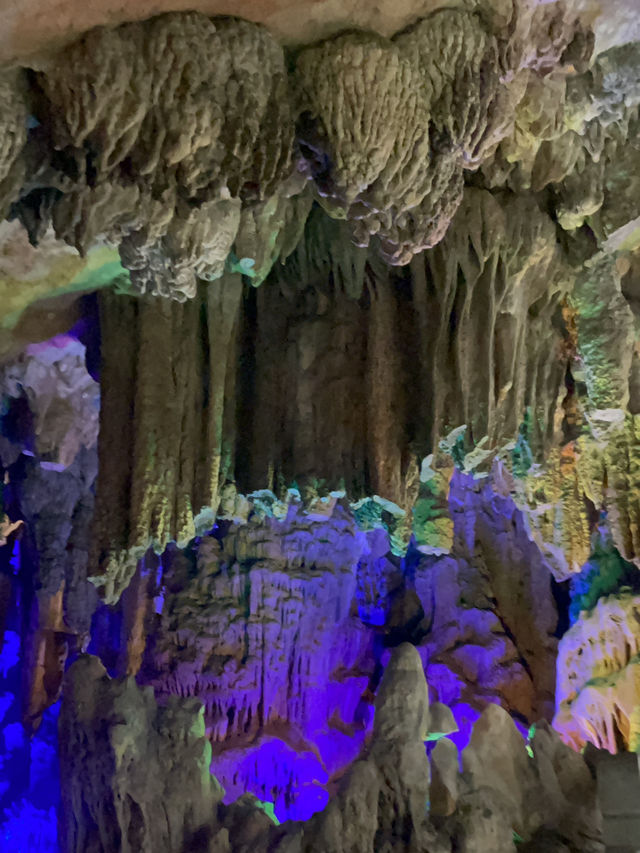 Mesmerizing Cave in Guilin! 🇨🇳