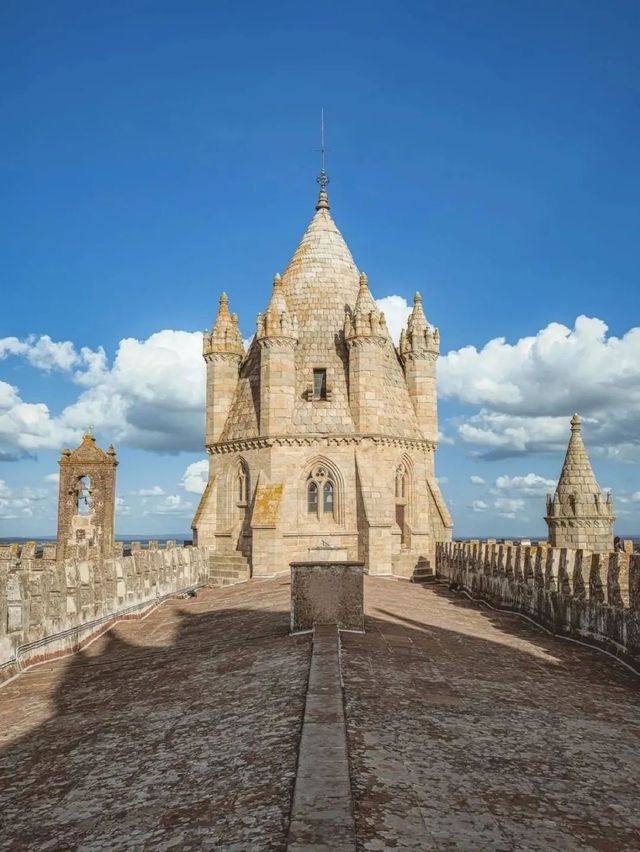 Évora