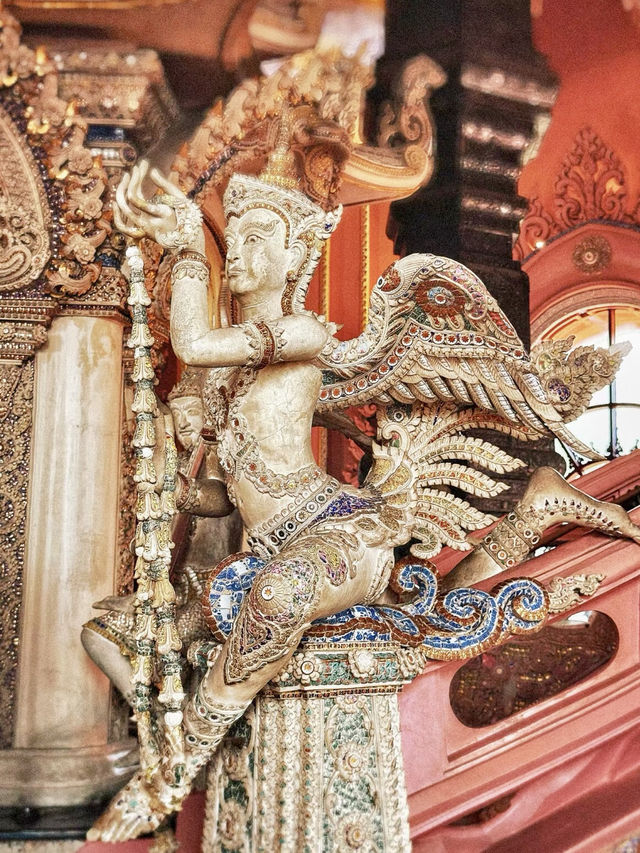 神象天穹：曼谷三頭神象博物館的心靈之旅