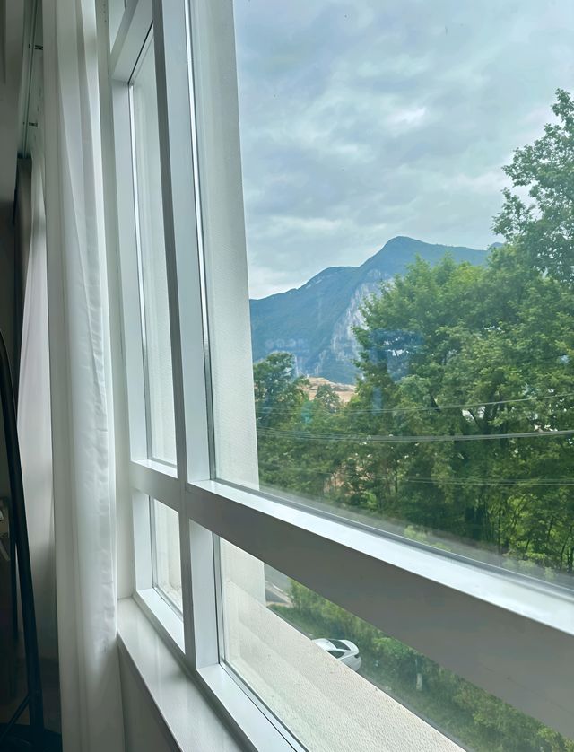 入住恩施大峽谷歡悅山居假日酒店，猶如置身世外桃源，盡享愜意時光，這次住宿體驗令我讚不絕口。