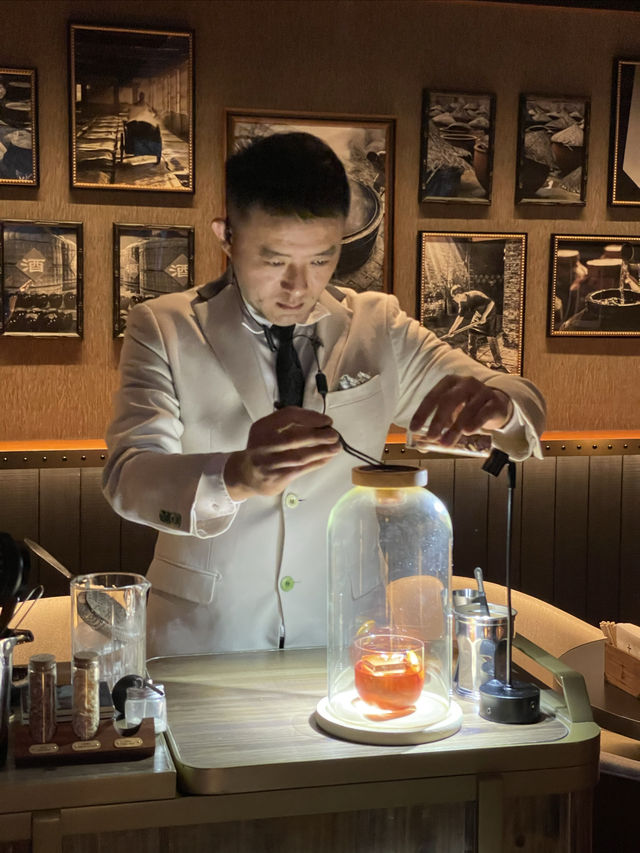 在北京 喝了一杯雍和宮味兒的酒