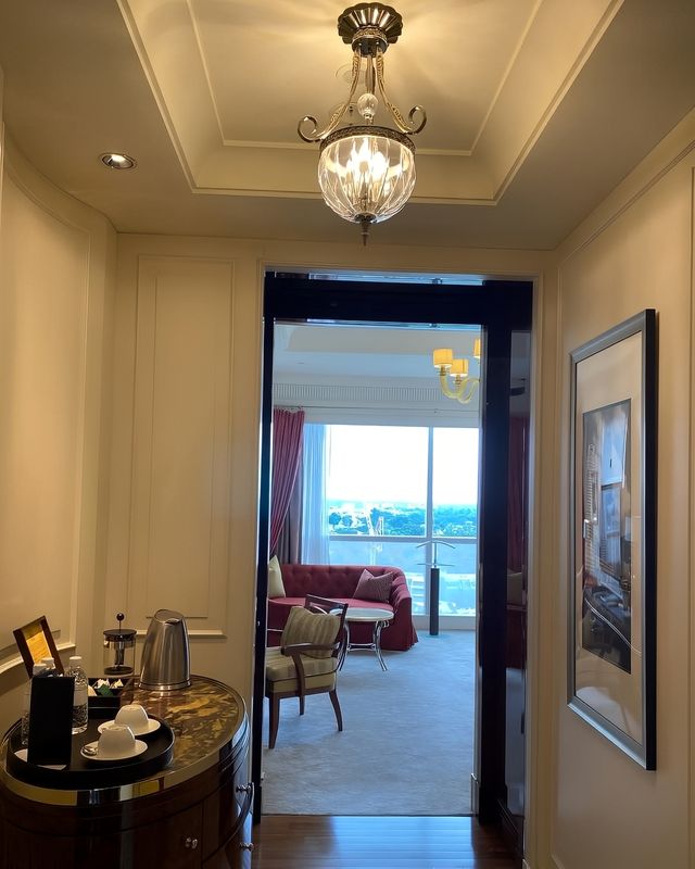 沉醉於新加坡瑞吉酒店嘅奢華時光