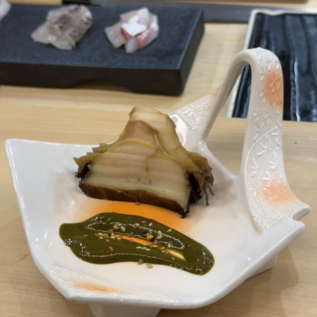 ✨澳門瀛菊餐廳｜魚池邊的Omakase盛宴，一口俘獲味蕾！✨