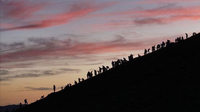 北京出發｜錫林郭勒草原：20℃避暑秘境，火山星空草原攻略