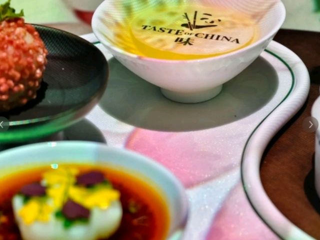 Shanghai is TOO AHEAD OF THE GAME! Eating Pretty Food in an Immersive Theater!