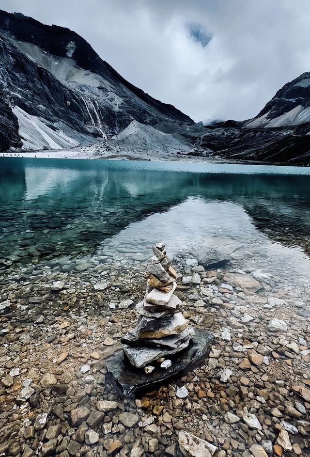 每一塊石頭，都是一個心願！揭秘藏地瑪尼堆的千年信仰。