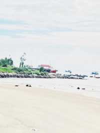 Da Nang East Sea Park: Where the Sky Dances with the Ocean! 🌊☁️