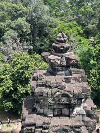 Sacred Journey towards Baphuon Temple: The Mountain of Gold Reborn! 🏔️✨