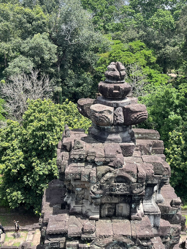 Sacred Journey towards Baphuon Temple: The Mountain of Gold Reborn! 🏔️✨