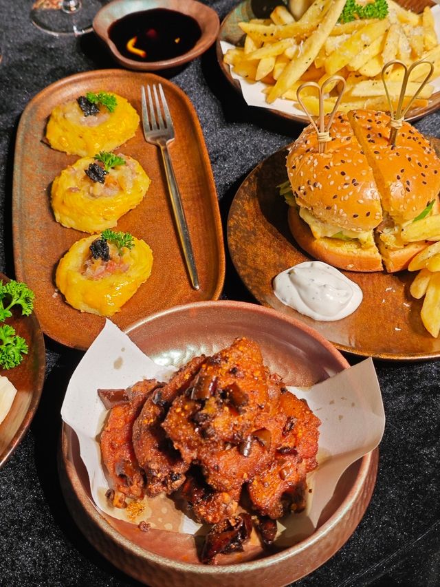 漢口江邊的夜,別再去人擠人啦!聽我的,來這裡! 漢口江邊的夜,別再去人擠人啦!聽我的,來這裡!