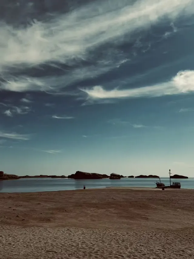 烏蘇特水上雅丹-似艦隊出征 又似百獸靜臥 烏蘇特水上雅丹-似艦隊出征 又似百獸靜臥