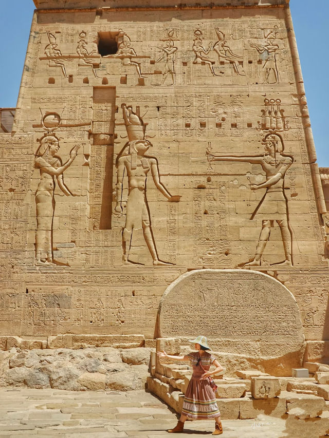 在埃及摸到了課本上的金字塔 在埃及摸到了課本上的金字塔