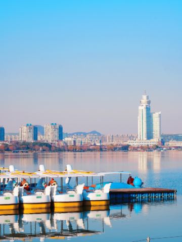 ดินแดนมหัศจรรย์แห่งฤดูหนาว | ดินแดนมหัศจรรย์แห่งหิมะและแสงแดดอบอุ่น ณ ทะเลสาบซวนหวู่ เมืองหนานจิง