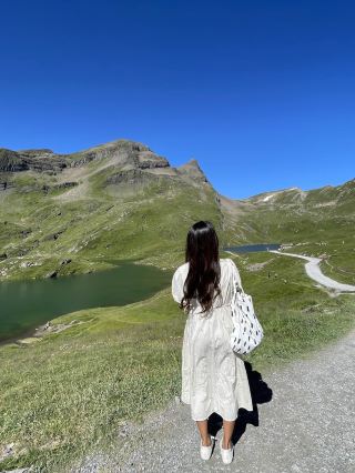 氷河が溶けて作られた山の上の湖🤍