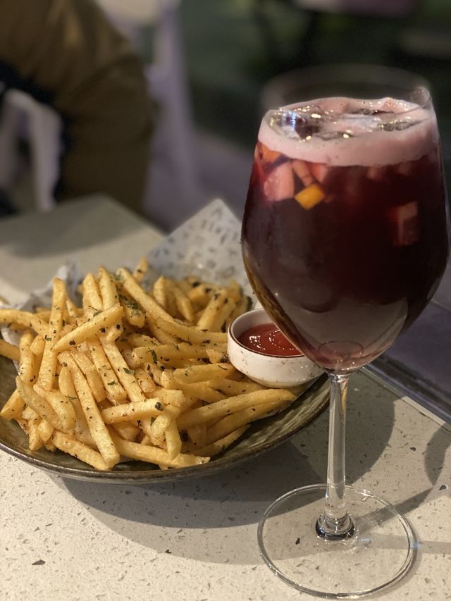 好chill室內外西餐介紹😎 最喜歡飲返杯酒🍷