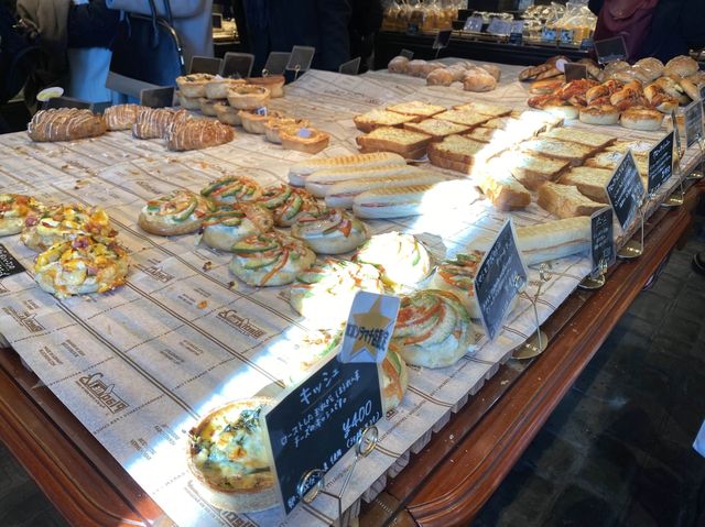 ビートルズが流れるベーカリー『BAKERY PENNY LANE』ソラマチ店