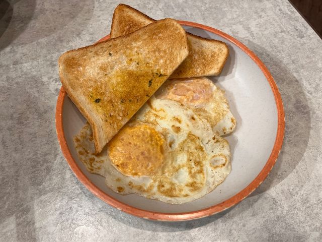 估唔到香港都食到泰國早餐