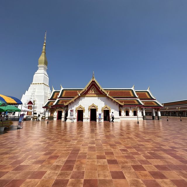 ไหว้พระขอพรวัดพระธาตุเชิงชุมวรวิหาร 🙏🏻