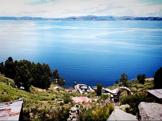 世界上海拔最高最大的淡水湖～Lake Titicaca 