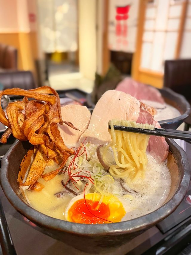 銅鑼灣 超濃厚雞白湯拉麵🍜