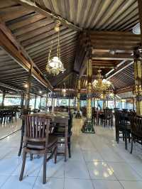 Mini Zoo in Restaurant