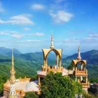 White Buddha hidden in the valley 