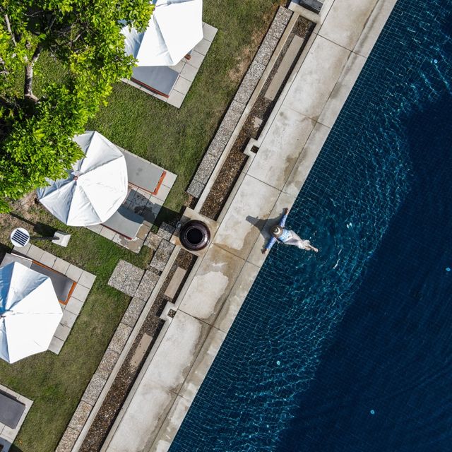 NAKAMANDA Resort & Spa วิลล่าหรูริมทะเล