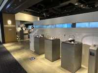 東京・羽田空港。第1ターミナル(南ウイング)保安検査場内の有料ラウンジ『POWER LOUNGE SOUTH 』