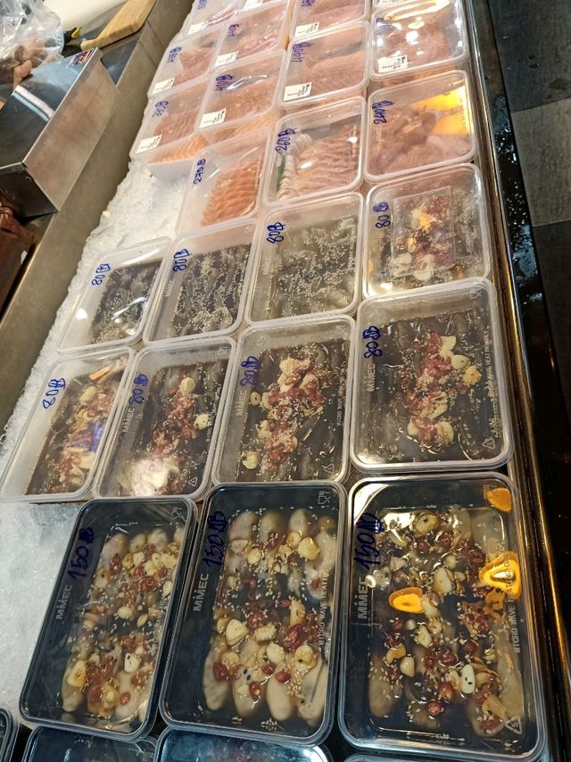 ตลาดสดธนบุรี ยกทะเลสด ร้านเด็ดดังมาให้ช้อปแล้ว