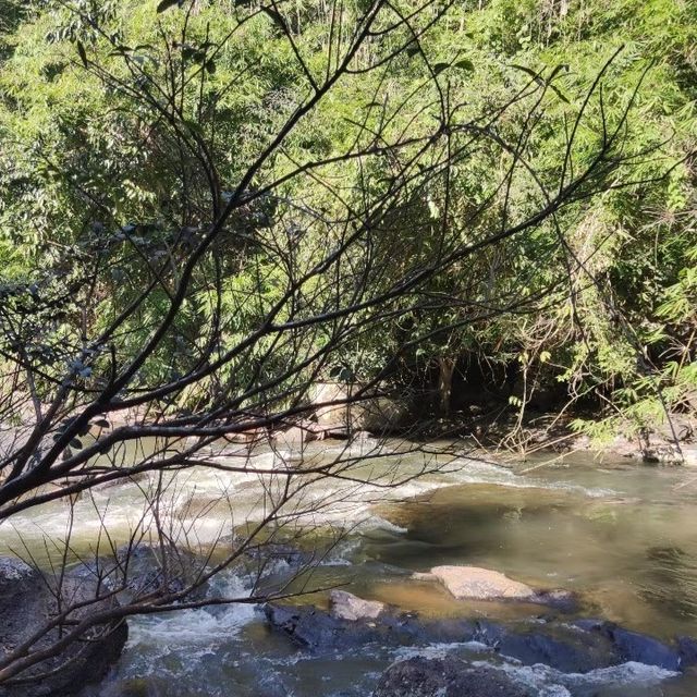 น้ำตกเหวสุวัต เขาใหญ่