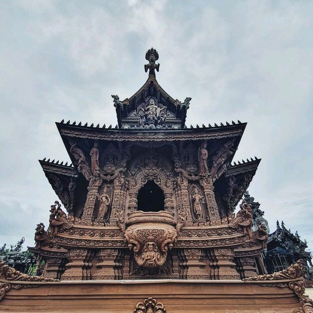 ปราสาทไม้ริมทะเล