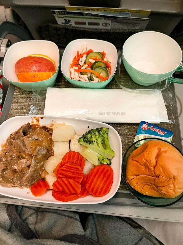 รีวิวอาหารบนเครื่องบิน Eva Air 