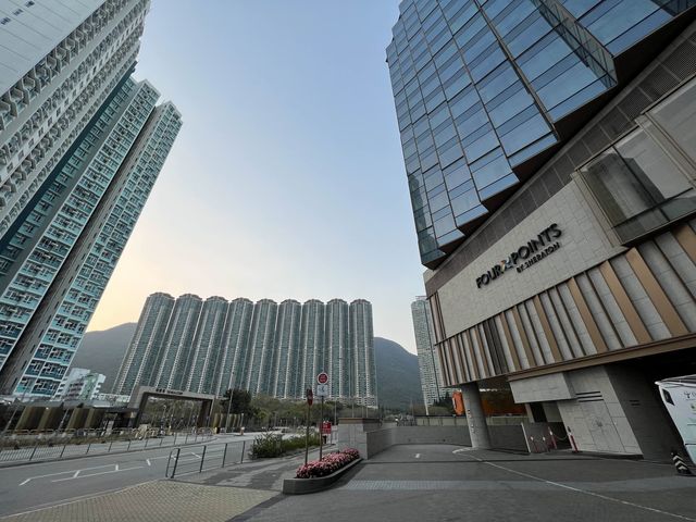 香港空港に近い便利で快適な巨大ホテル！フォーポインツバイシェラトン