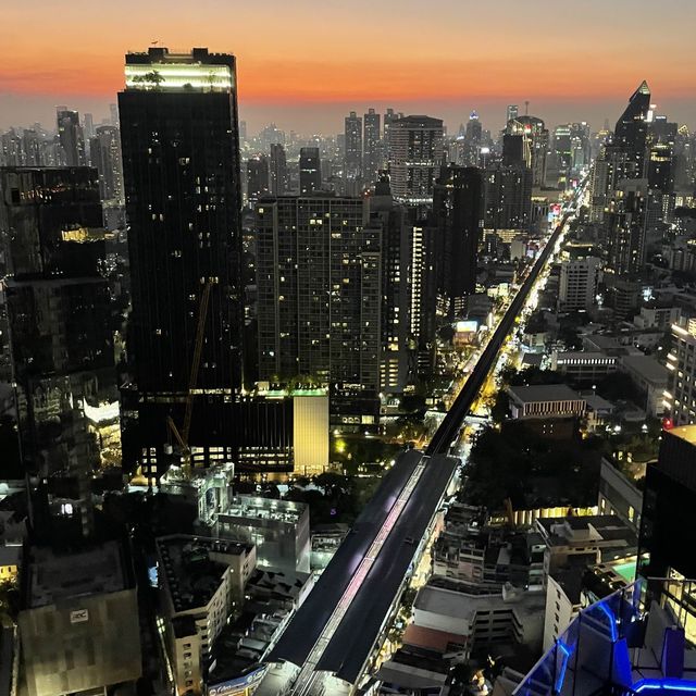 【バンコク】バンコクの夜景が360°楽しめるルーフトップバー🍸