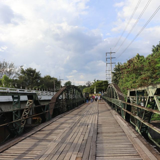 สะพานประวัติศาสตร์ท่าปาย (Ta Pai Memorial Bridge)