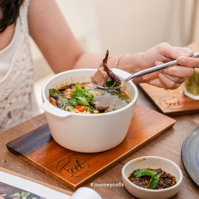 ร้านลับฟีลโคซี่ กลางเมืองภูเก็ต FEEL