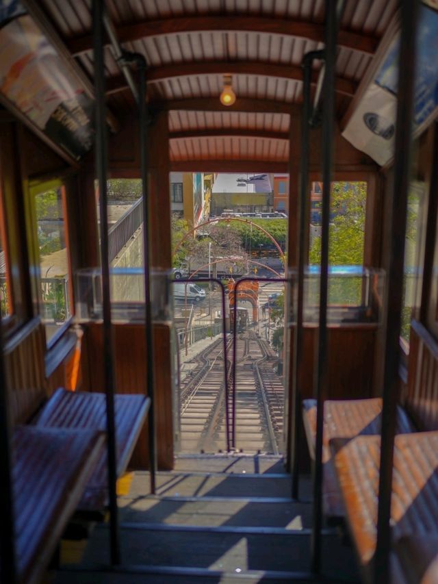 라라랜드 명소 엔젤스 플라이트 🚊