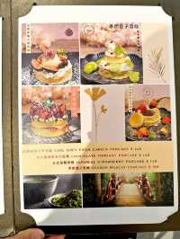 和風貓貓樹佈置Pancake店