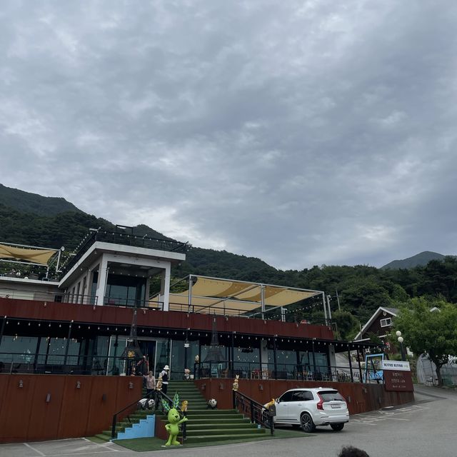 강원도 원주시가 보이는 전망이 좋은 꽃밭머리 전망대 카페